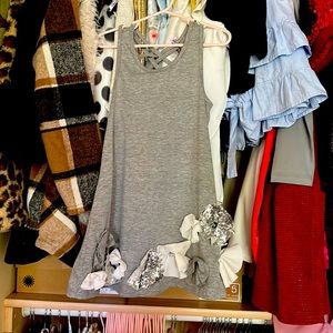 Girls size 5 cotton summer dress with cute flowers in front!